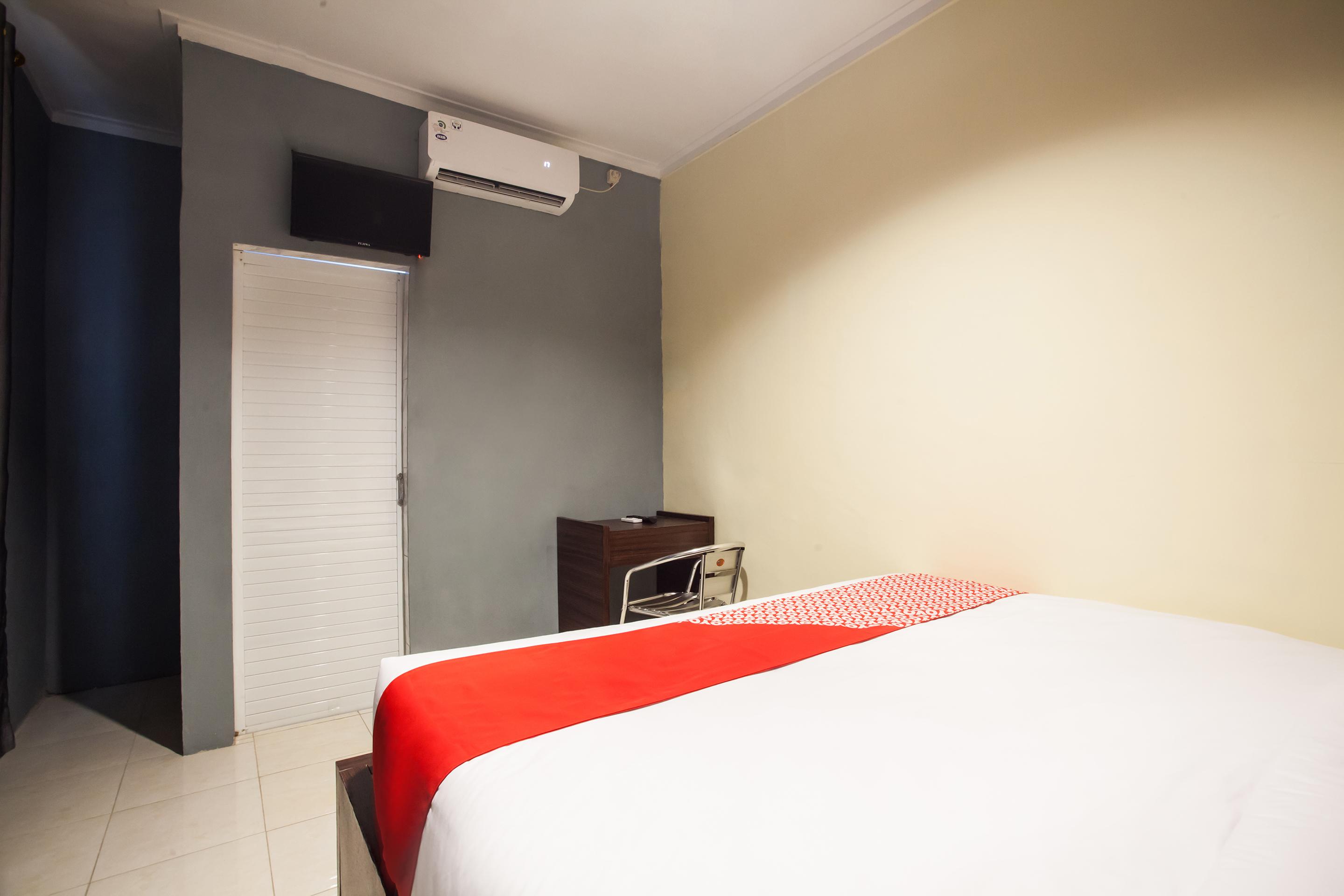 Oyo 990 Stadion Residence Syariah Medan Exterior foto